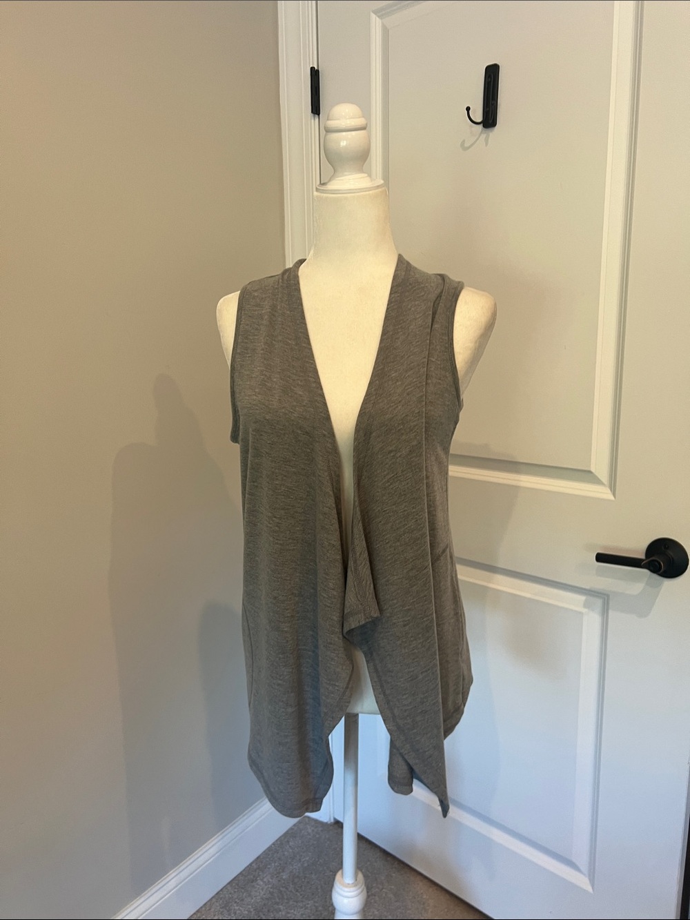 Cable & Gauge Light Gray Draped Open-Front Knit Vest